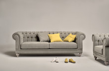 LUKSUSOWA SOFA 3OSOBOWA NICOLAS 245 CM VENETA SEDIE MOŻLIWOŚĆ PERSONALIZACJI- PRODUKT WŁOSKI Italia Style ma zaszczyt przedstawić Państwu sofę NICOLAS prestiżowej marki Veneta Sedie.Sofa występuje w dwóch wersjach: dwu- i trzyosobowej. Luksusowe...