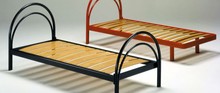 ŁÓŻKO 200X80 CM - METALOWY STELAŻ POD MATERAC Z PRZODEM I TYŁEM, DREWNIANE LISTWY- PRODUKT WŁOSKI Stelaż łóżka/ łóżko pod materac z zagłówkiem oraz przodem łóżka (miejscem przy nożnym).Stelaże z ramą obwodową metalową o przekroju 40 mm,...