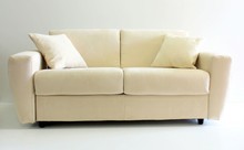 TAPICEROWANA SOFA EROPI Z FUNKCJĄ SPANIA MEBEL WOLNOSTOJĄCY SO SALONU, POKOJU GOŚCINNEGO, HOTELU Sofa EROPI to funkcjonalna i estetycznie piękna sofa. Rozkłożona daje wygodne miejsce do spania dla 2 osób. Wykonana z żelaznej konstrukcji, sztywnej...